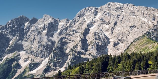 VW California Ocean in Bergpanorama