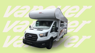 Wohnmobil mit Alkoven - Außenansicht